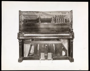 Um piano de jogador, 1915-16 (impressão de gelatina de prata)